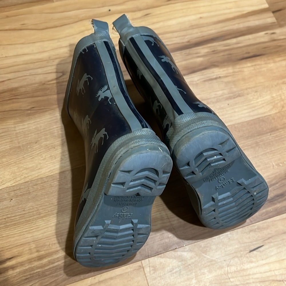 Hatley Boys’ Moose Rain boots.  Toddler size 9.​​​​​​​ - Picture 3 of 6